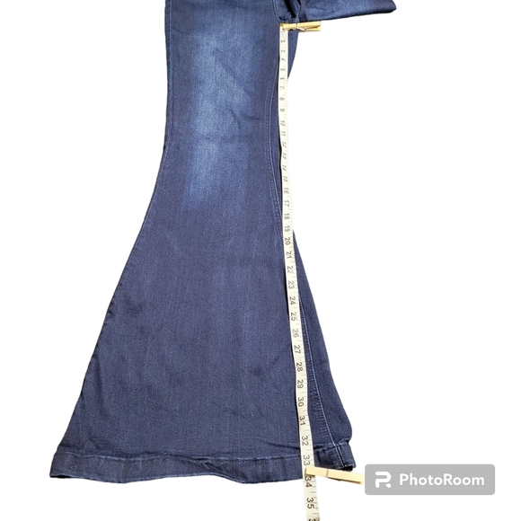 Kancan Jainey High Rise Bell Bottom Flare Leg Jeans - Picture 9 of 11